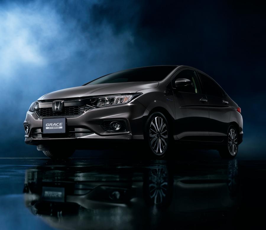 Honda Grace Hybrid Black Style 2018 года  (фото 3 из 3)